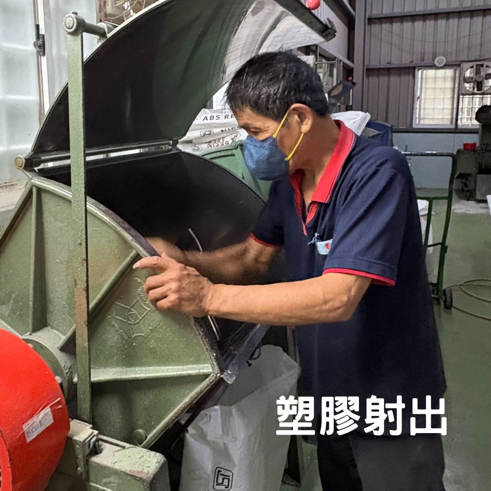 :dc 克微粒 塑膠射出異味粉塵口罩 (可水洗)